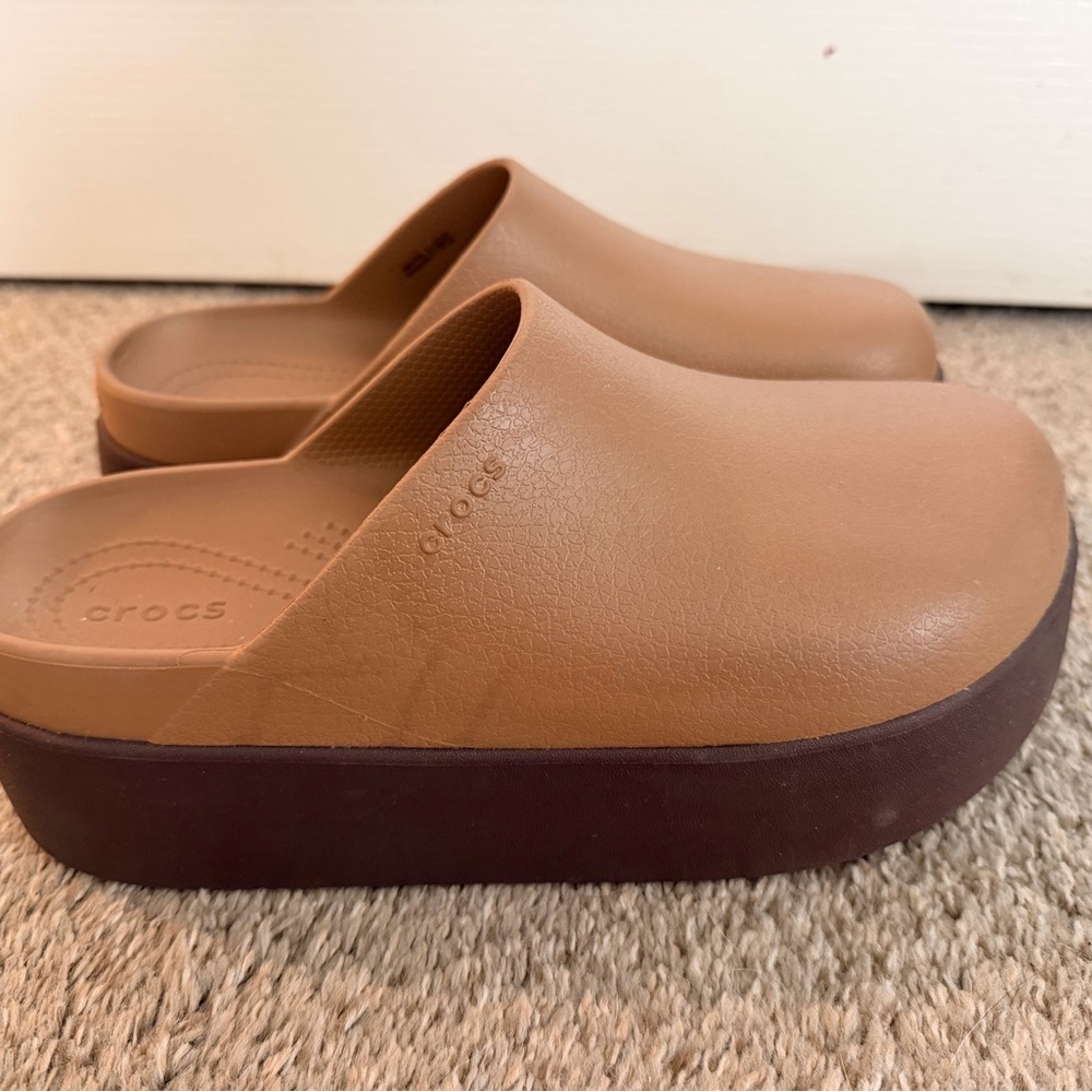 CROCS Women's Brown Platform Mules